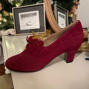 40’s Vintage Style Pumps in suede with lace